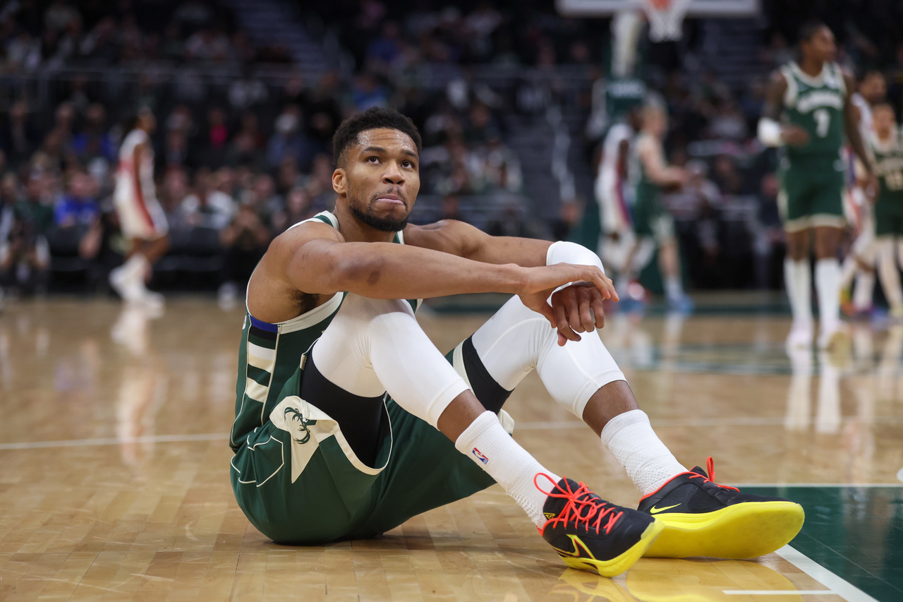 Pistons Bucks Basketball