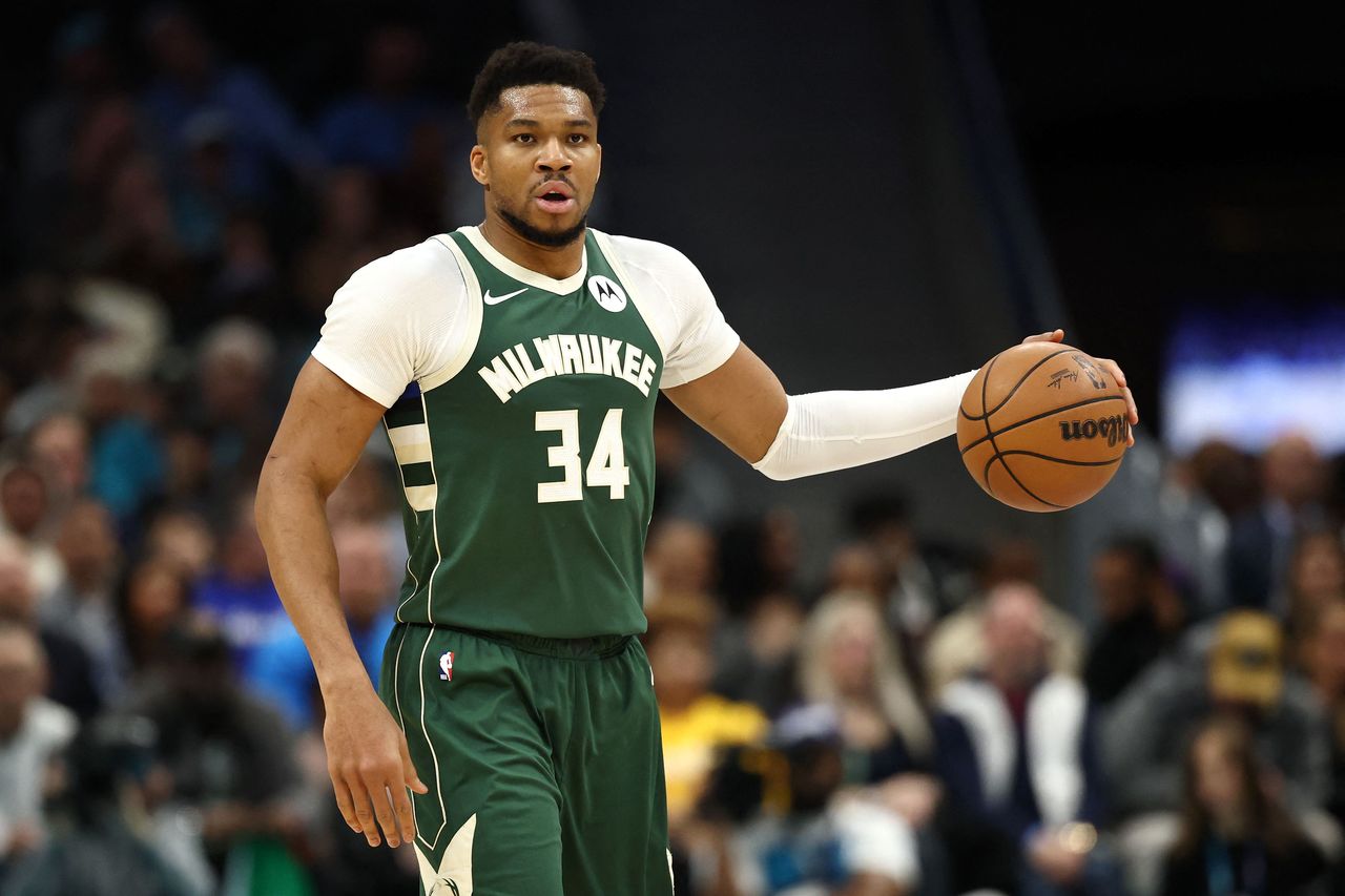 Milwaukee Bucks v Charlotte Hornets