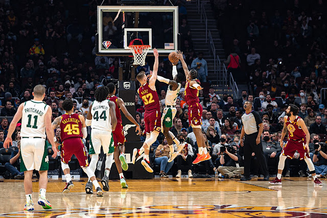 Cleveland Cavaliers vs. Boston Celtics (51688485310) (1)